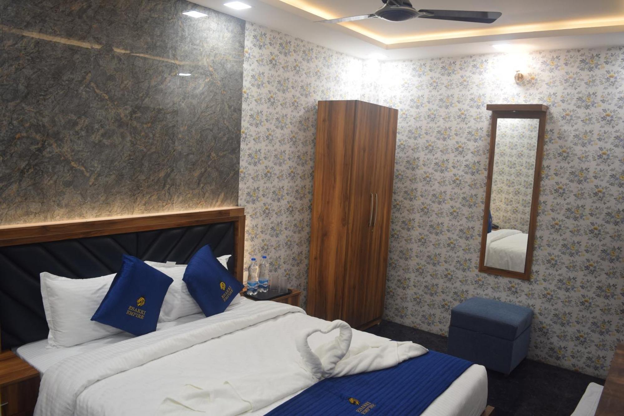 Esakki Empire Hotel Chennai Exterior photo